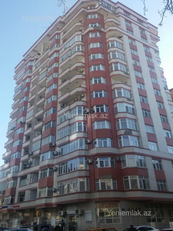 Satılır 4 otaqlı yeni tikili 180 m²