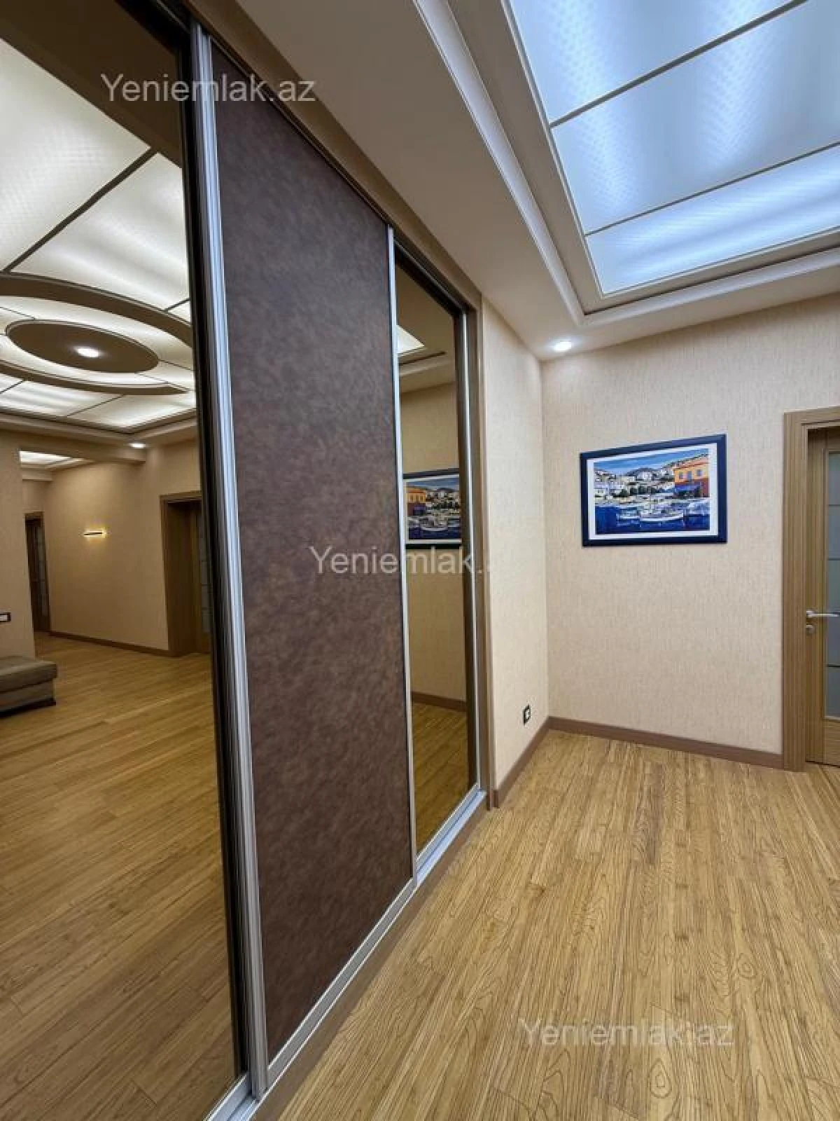 Satılır 4 otaqlı yeni tikili 180 m²