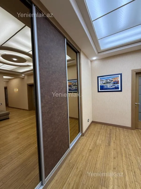 Satılır 4 otaqlı yeni tikili 180 m²