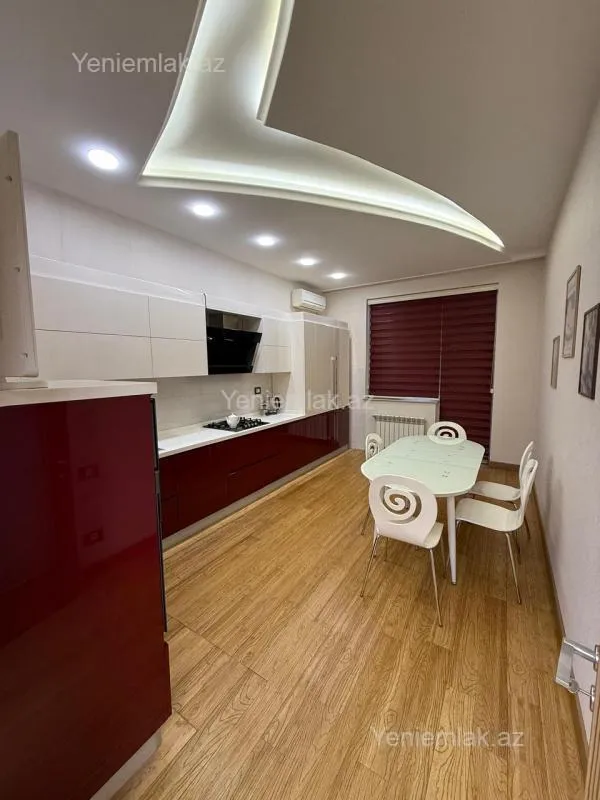 Satılır 4 otaqlı yeni tikili 180 m²