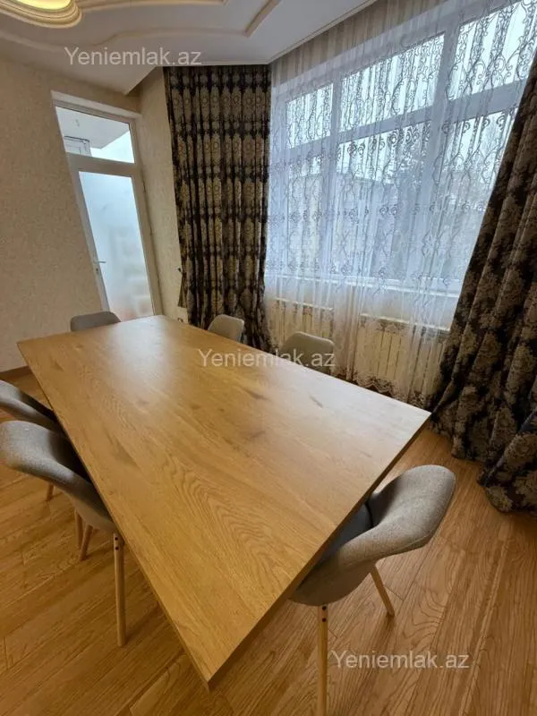 Satılır 4 otaqlı yeni tikili 180 m²