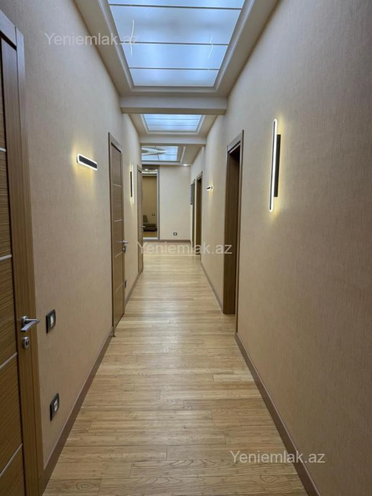 Satılır 4 otaqlı yeni tikili 180 m²