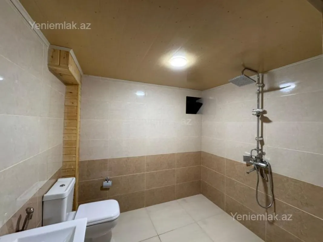 Satılır 9 otaqlı həyət evi 550 m²