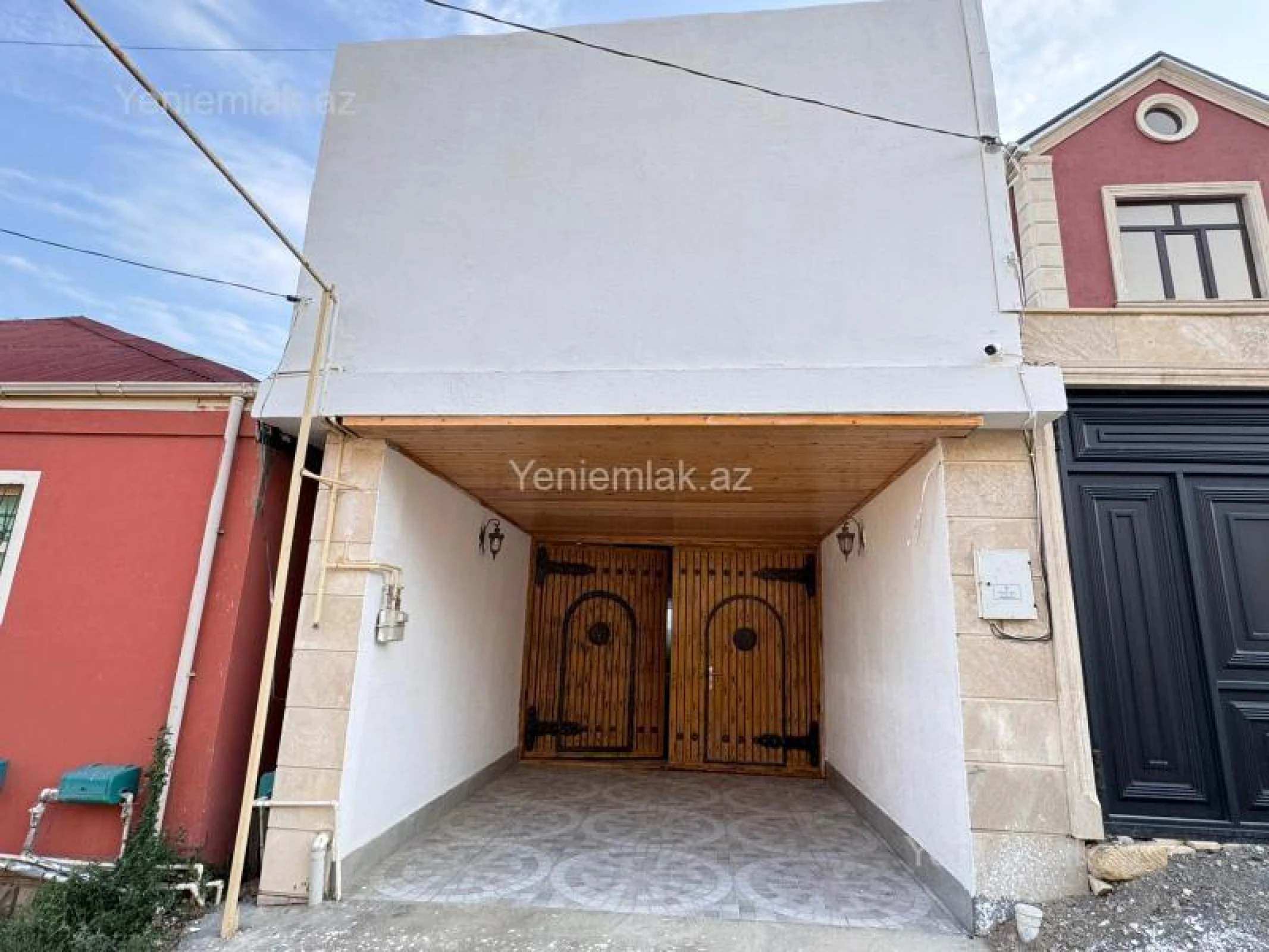 Satılır 9 otaqlı həyət evi 550 m²