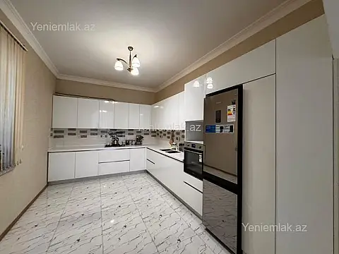 Satılır 9 otaqlı həyət evi 550 m²