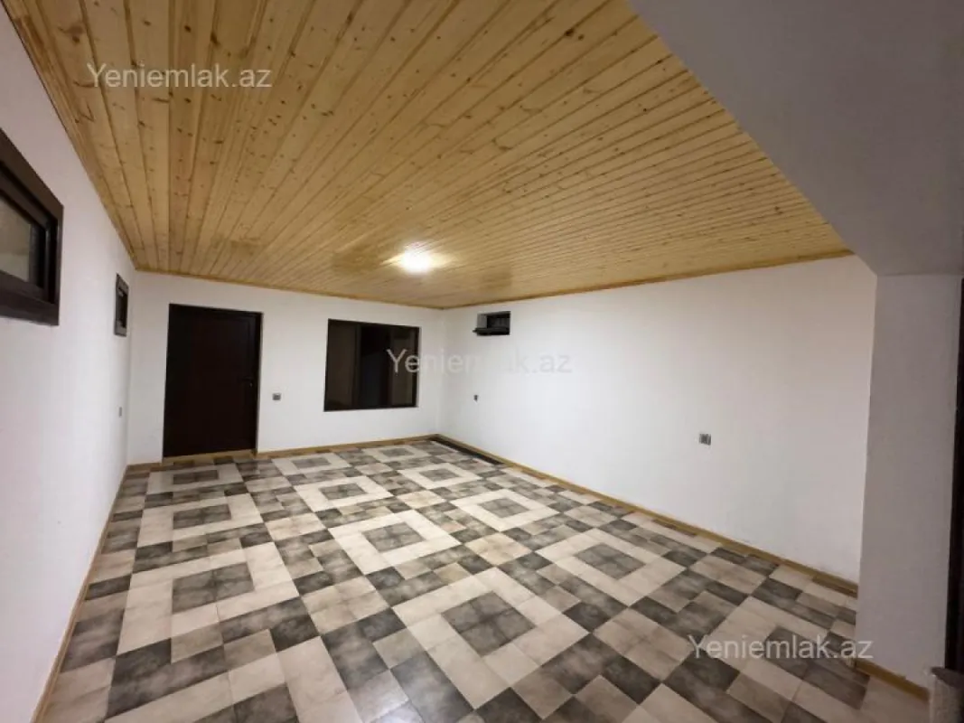 Satılır 9 otaqlı həyət evi 550 m²