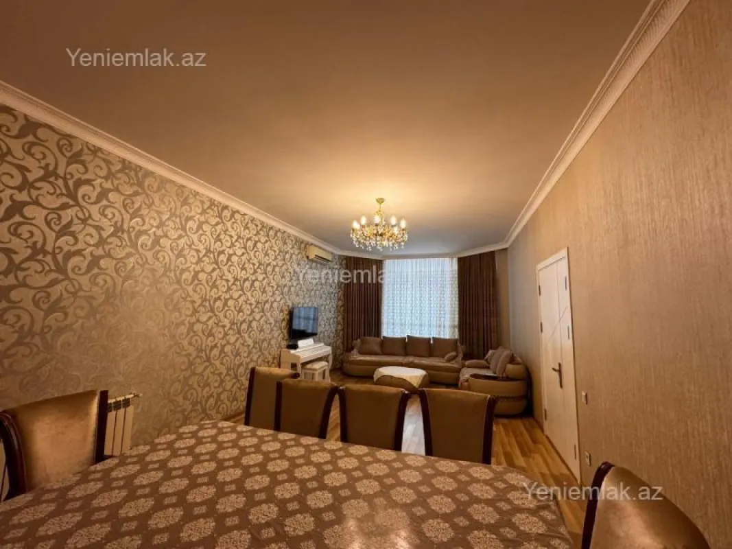 Satılır 9 otaqlı həyət evi 550 m²