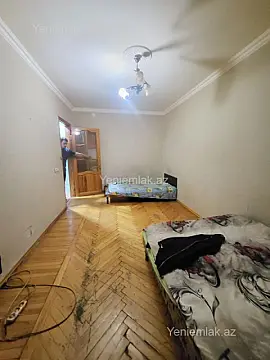 Satılır 1 otaqlı köhnə tikili 32 m²