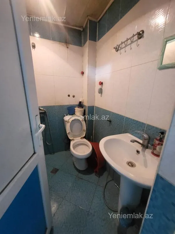 Satılır 1 otaqlı köhnə tikili 32 m²