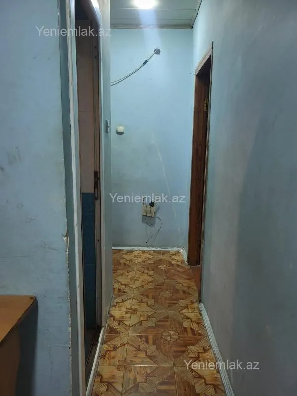 Satılır 1 otaqlı köhnə tikili 32 m²