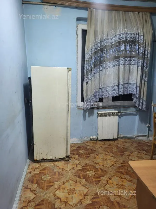 Satılır 1 otaqlı köhnə tikili 32 m²