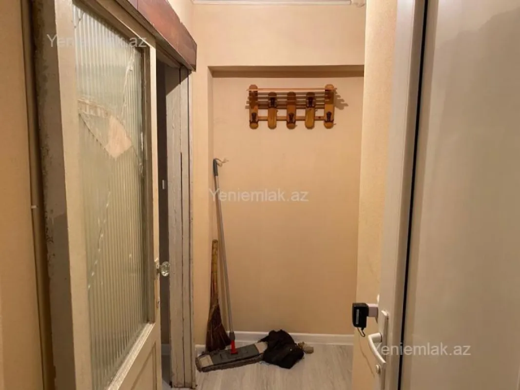 Satılır 2 otaqlı köhnə tikili 50 m²