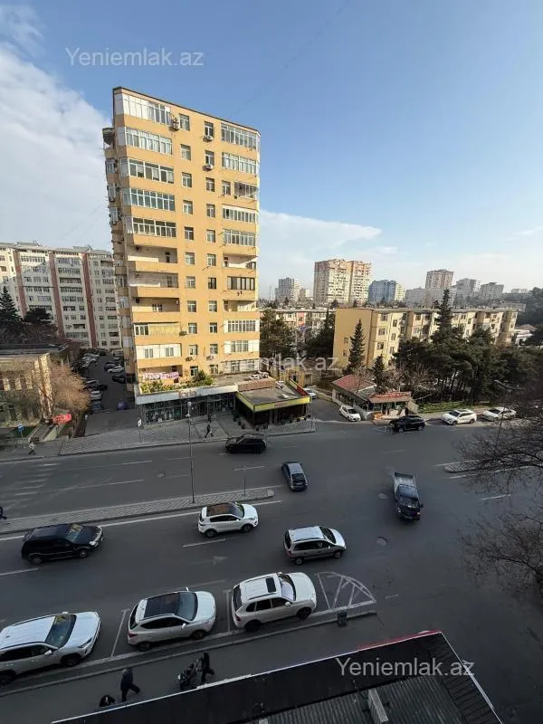 Satılır 3 otaqlı köhnə tikili 70 m²