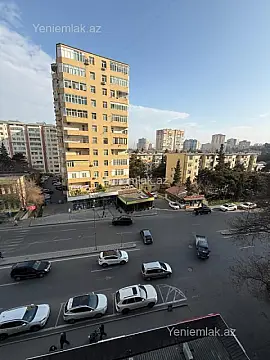 Satılır 3 otaqlı köhnə tikili 70 m²