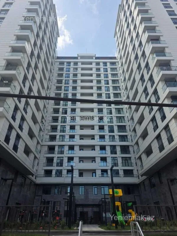 Satılır 2 otaqlı yeni tikili 95 m²