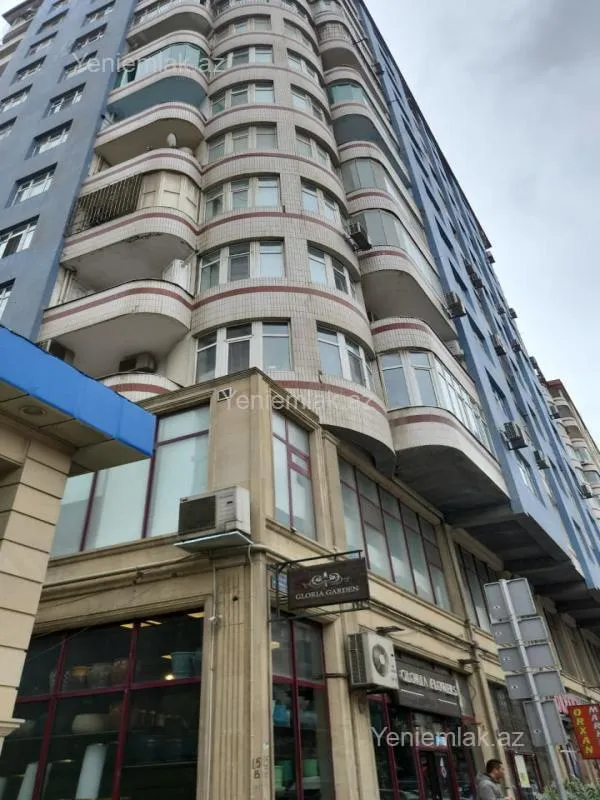 Satılır 3 otaqlı yeni tikili 150 m²