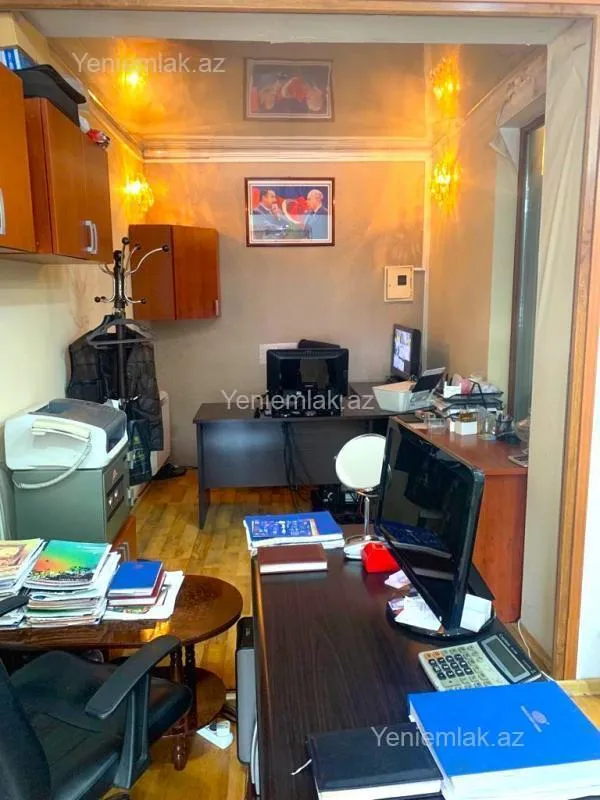 Satılır 5 otaqlı obyekt 200 m²