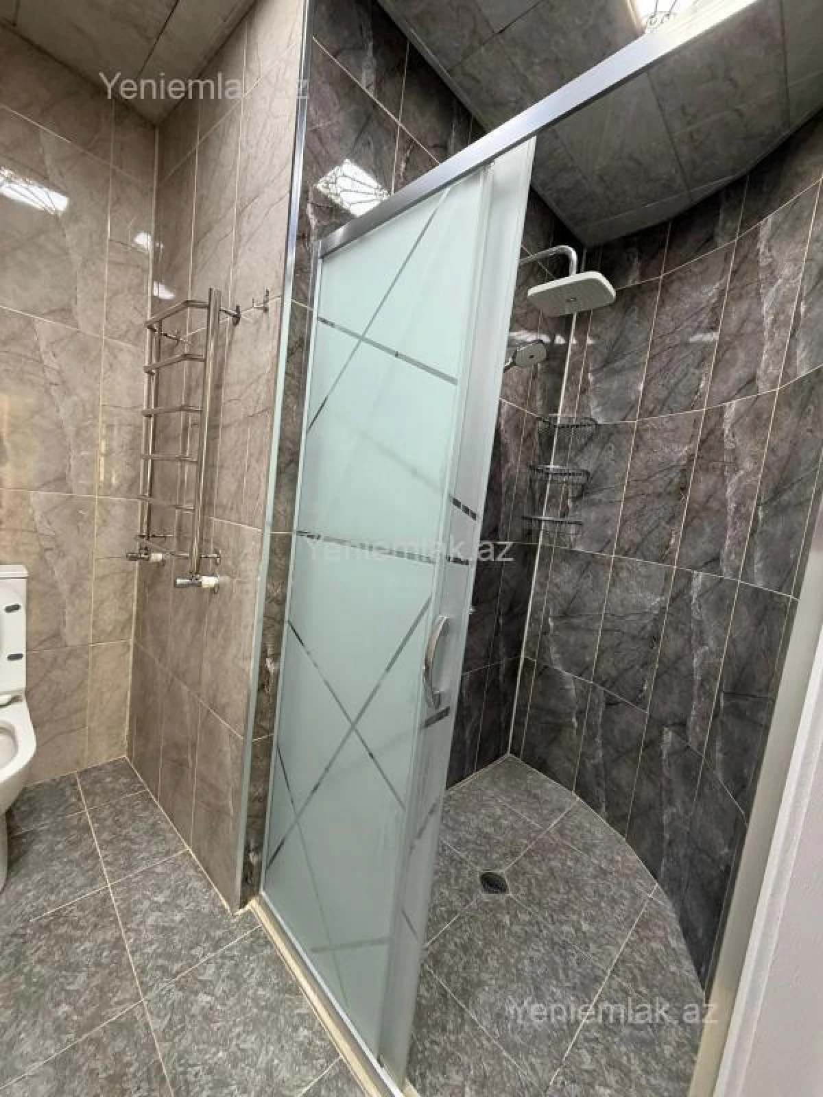 Satılır 3 otaqlı yeni tikili 127.5 m²