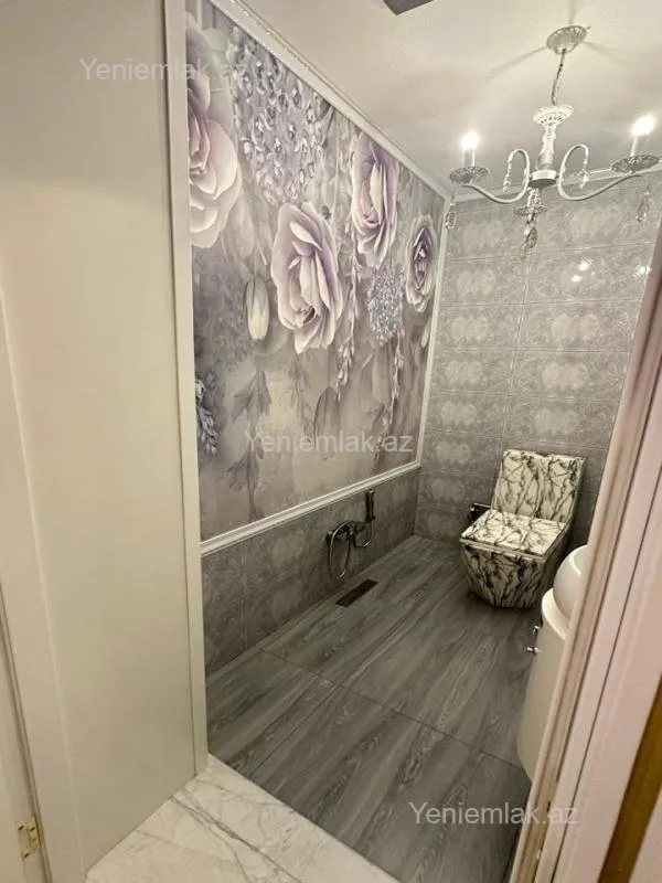 Satılır 4 otaqlı yeni tikili 160 m²