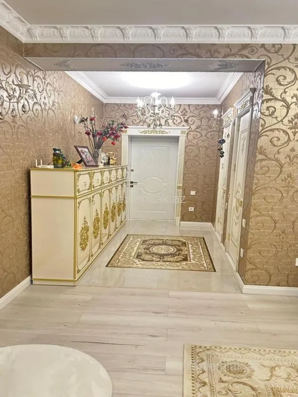 Satılır 4 otaqlı yeni tikili 160 m²