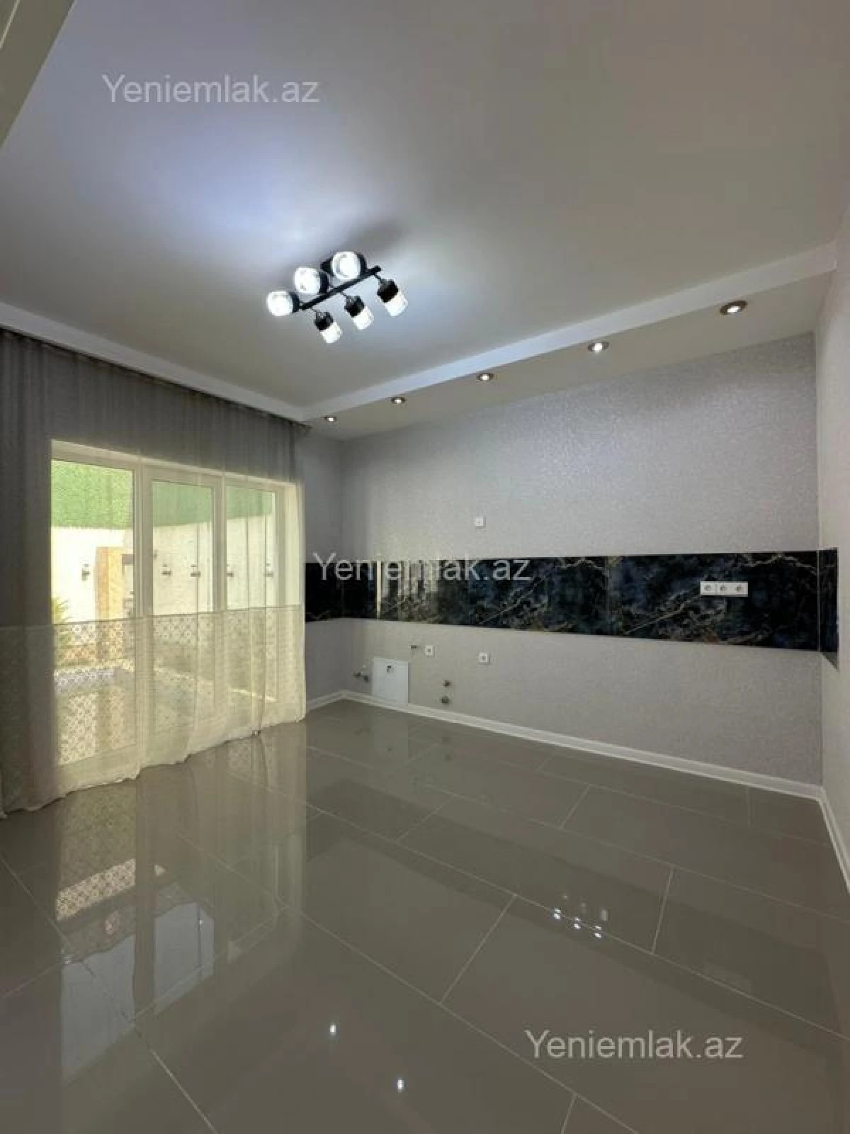 Satılır 4 otaqlı həyət evi 140 m²