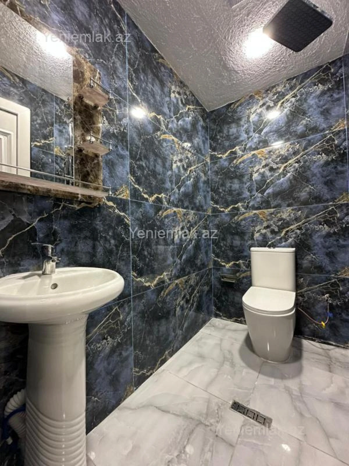 Satılır 4 otaqlı həyət evi 140 m²