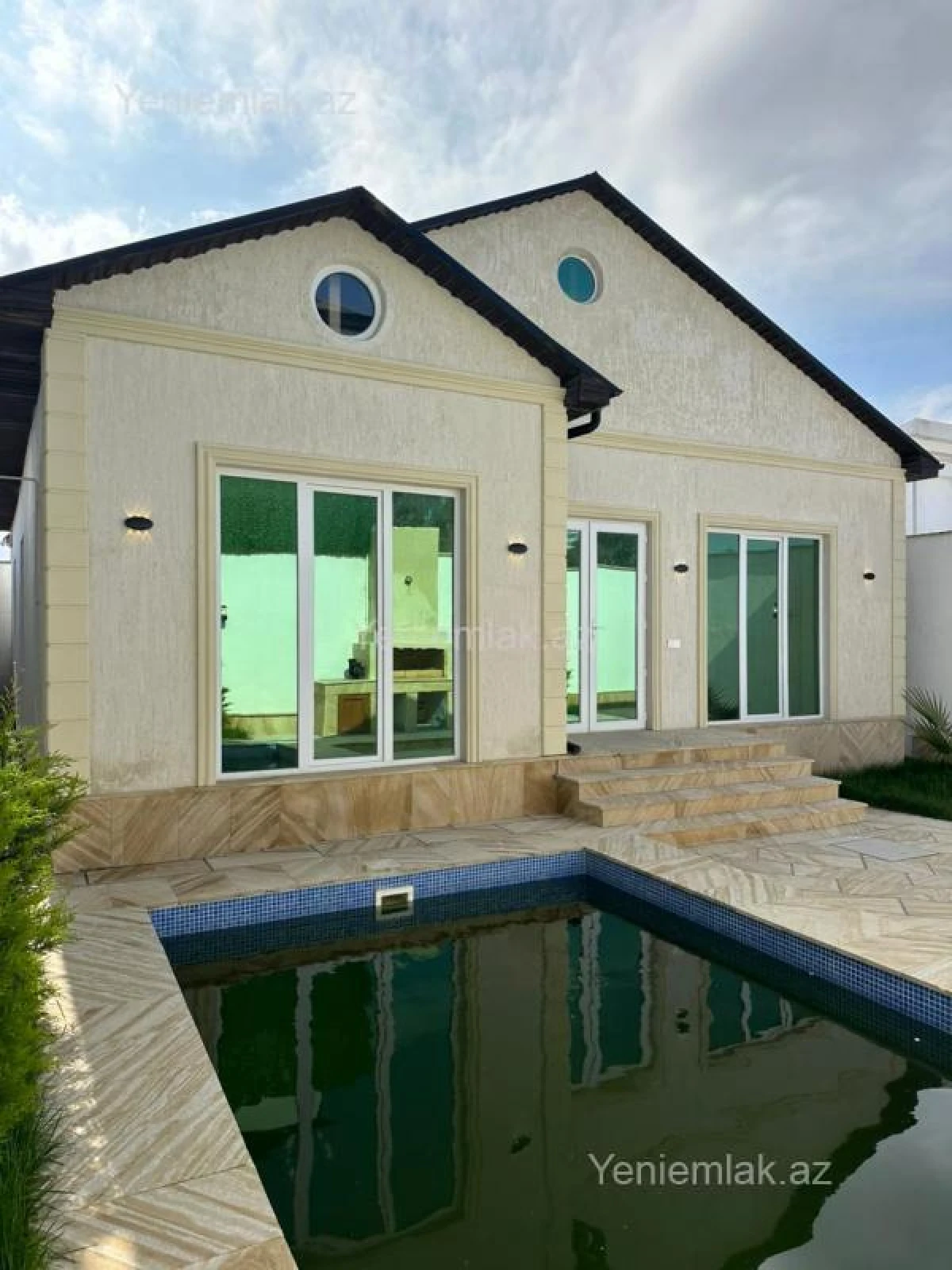 Satılır 4 otaqlı həyət evi 140 m²