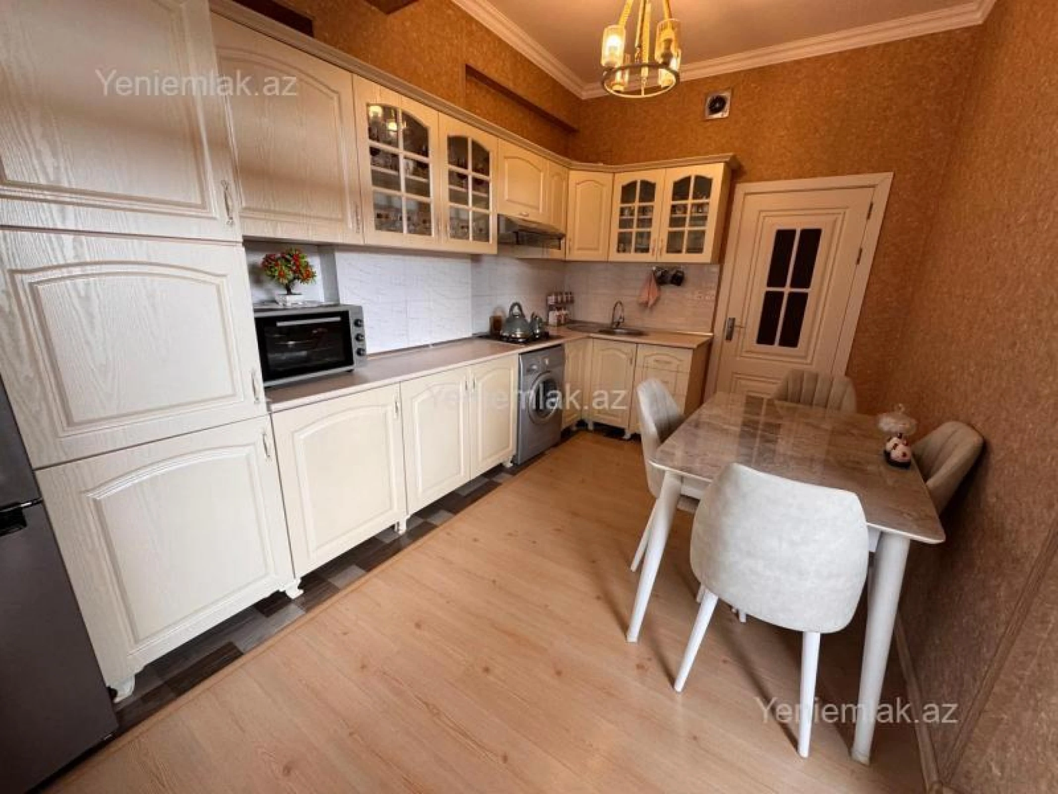 Satılır 2 otaqlı yeni tikili 95 m²