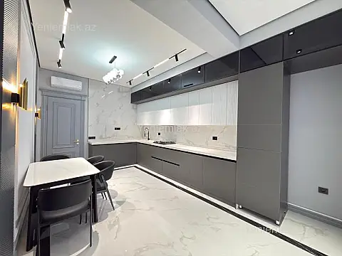 Satılır 5 otaqlı yeni tikili 185 m²