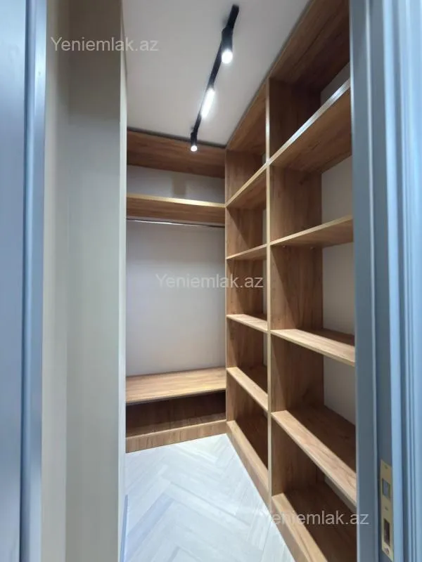 Satılır 5 otaqlı yeni tikili 185 m²