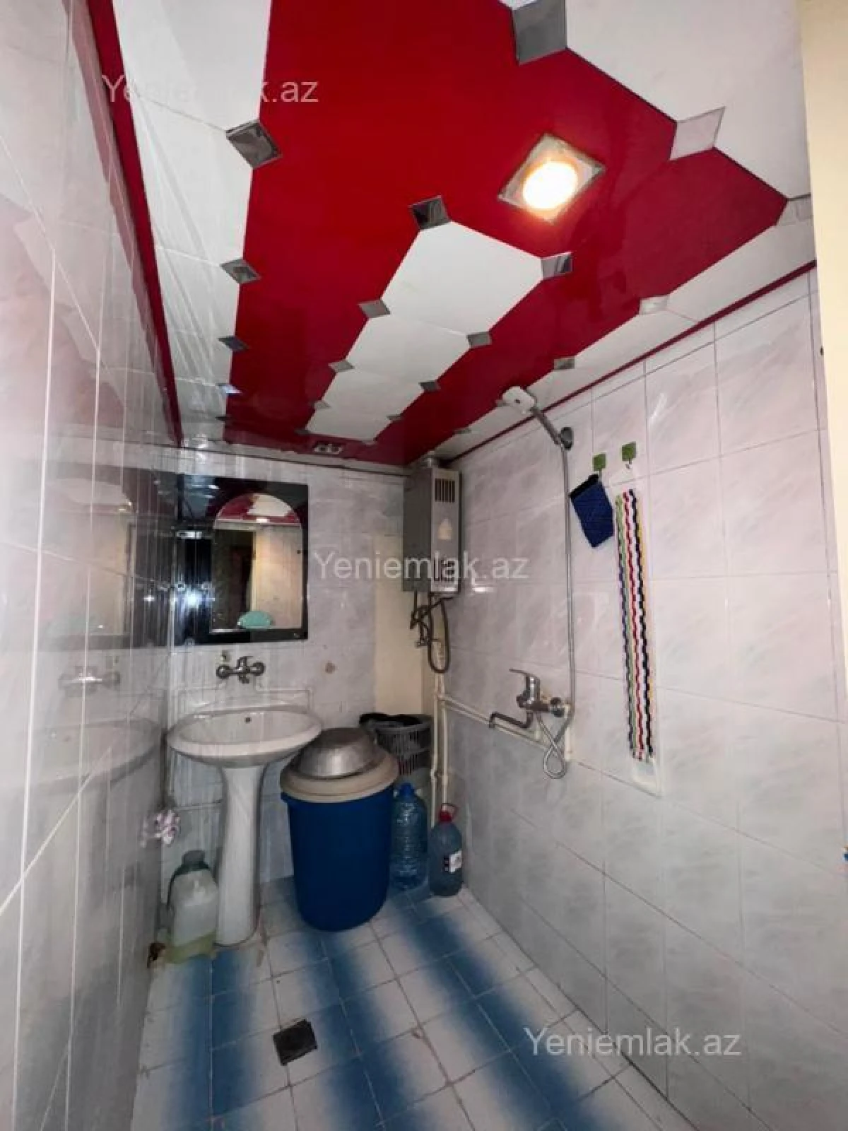 Satılır 3 otaqlı köhnə tikili 90 m²