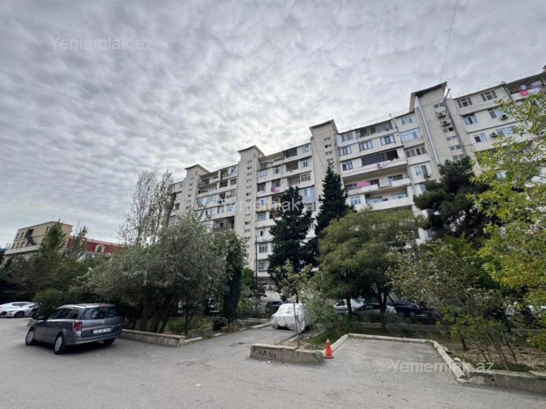 Satılır 3 otaqlı köhnə tikili 90 m²