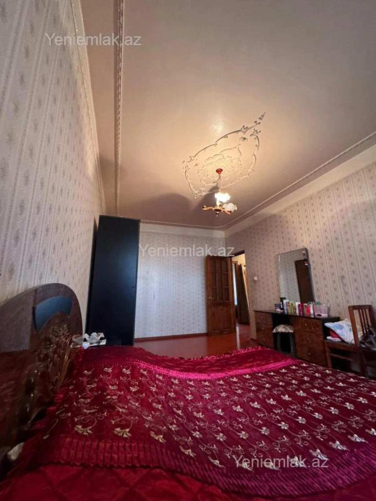 Satılır 3 otaqlı köhnə tikili 90 m²