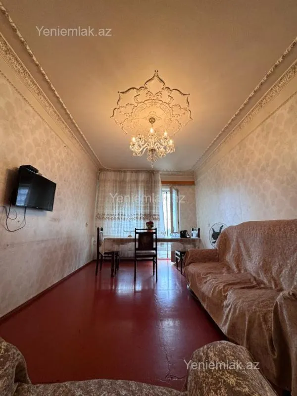 Satılır 3 otaqlı köhnə tikili 90 m²