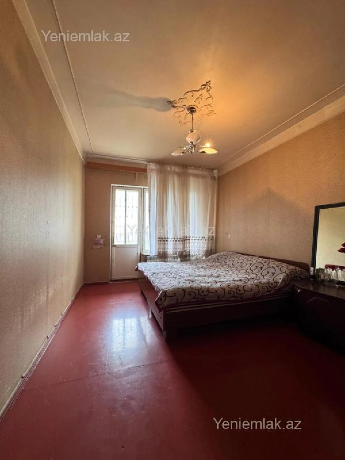 Satılır 3 otaqlı köhnə tikili 90 m²