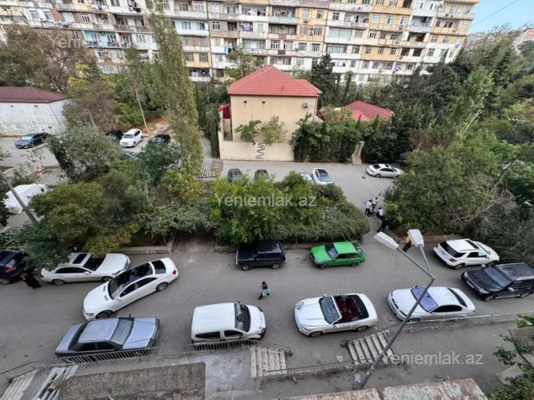Satılır 3 otaqlı köhnə tikili 90 m²