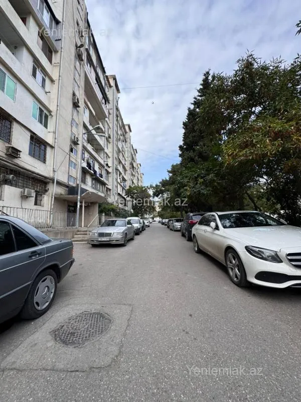 Satılır 3 otaqlı köhnə tikili 90 m²