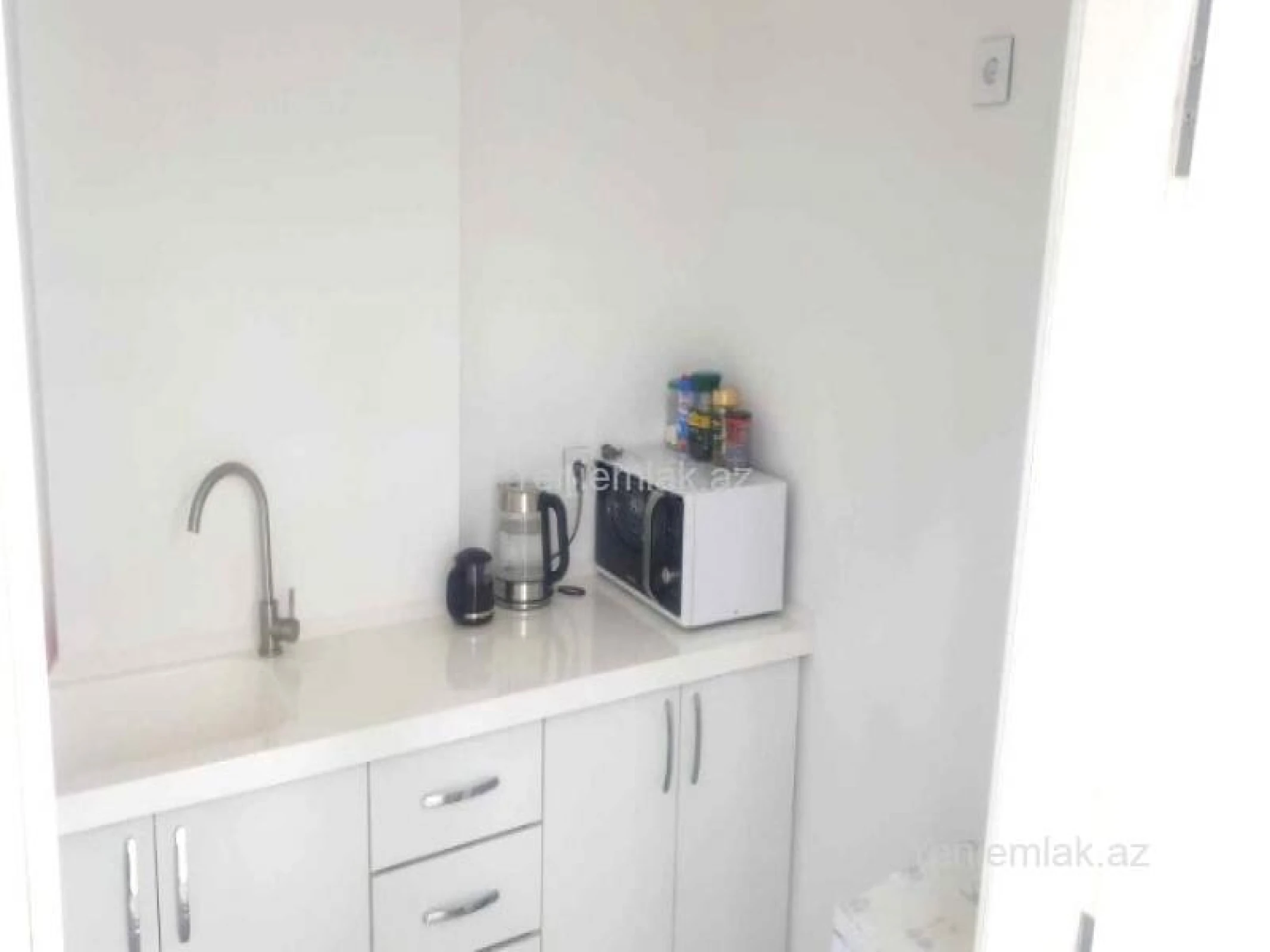 Satılır 6 otaqlı obyekt 100 m²