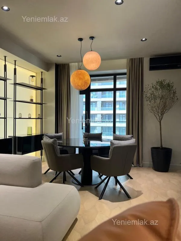 Satılır 3 otaqlı yeni tikili 150 m²