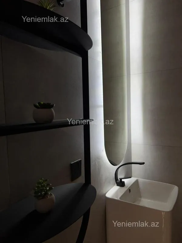 Satılır 3 otaqlı yeni tikili 150 m²