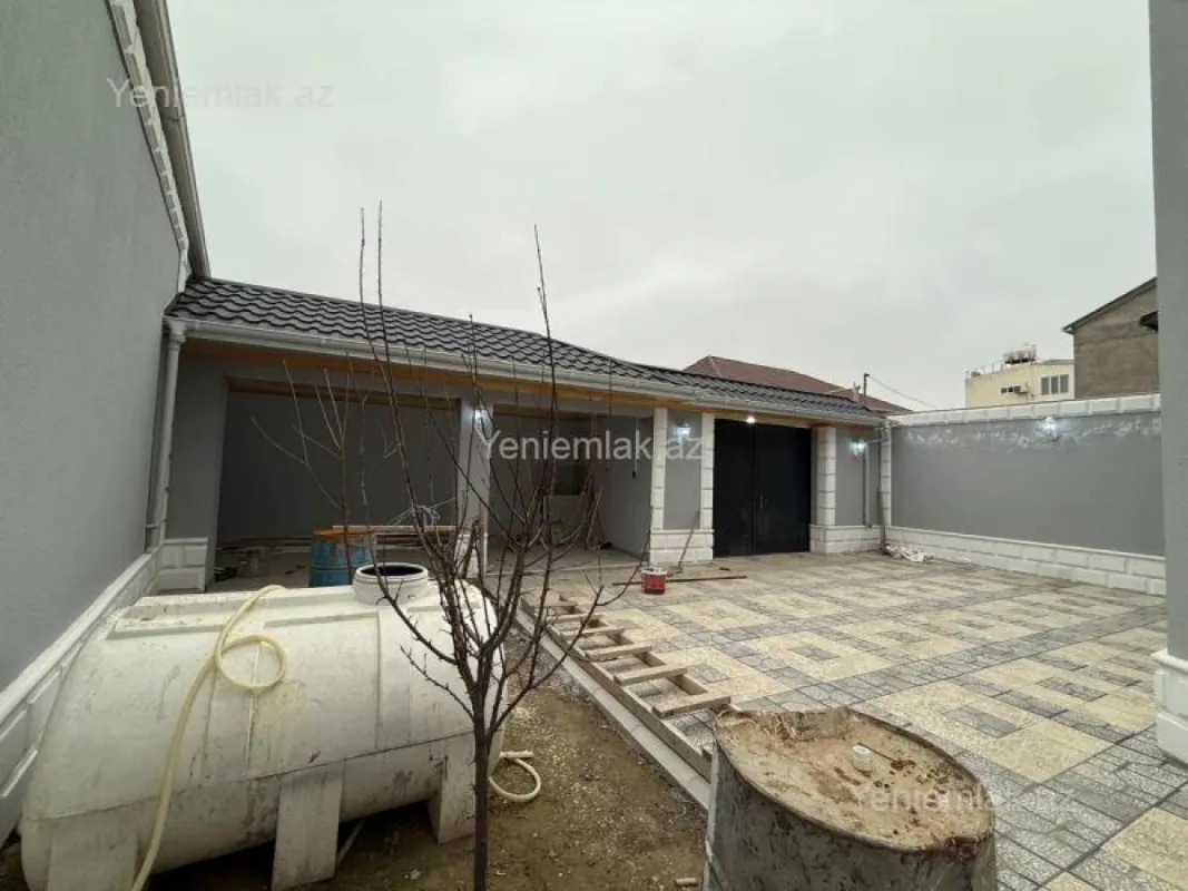 Satılır 4 otaqlı həyət evi 175 m²