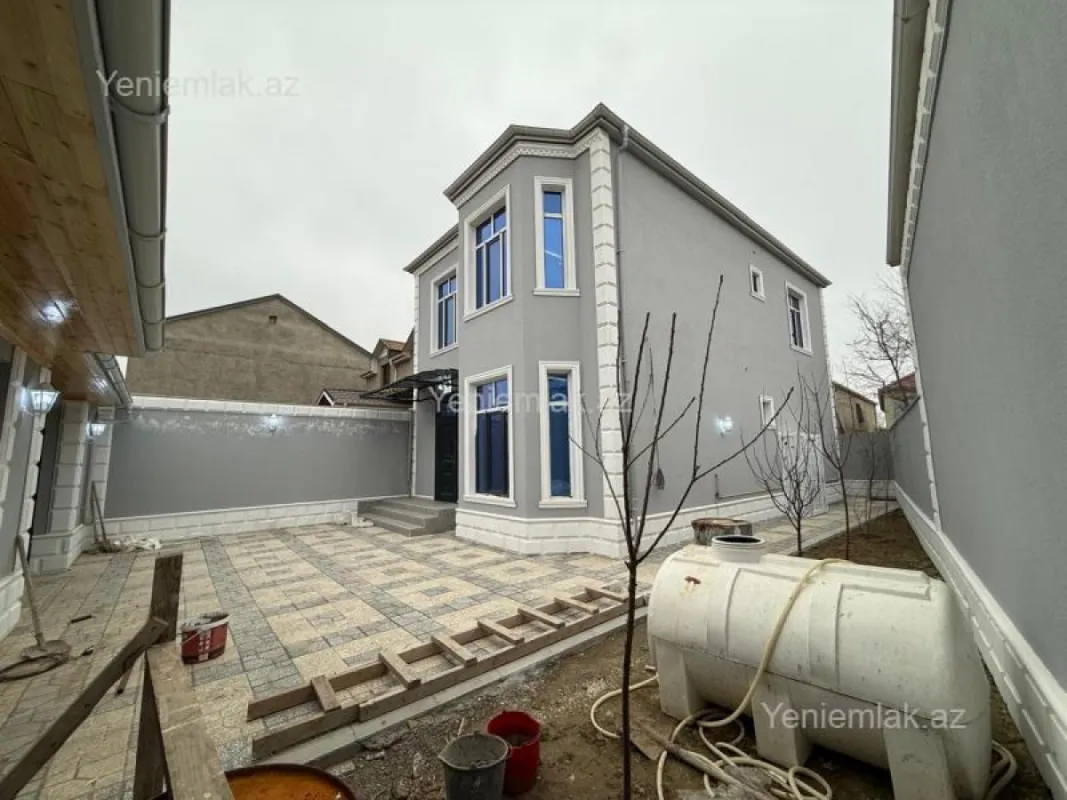 Satılır 4 otaqlı həyət evi 175 m²