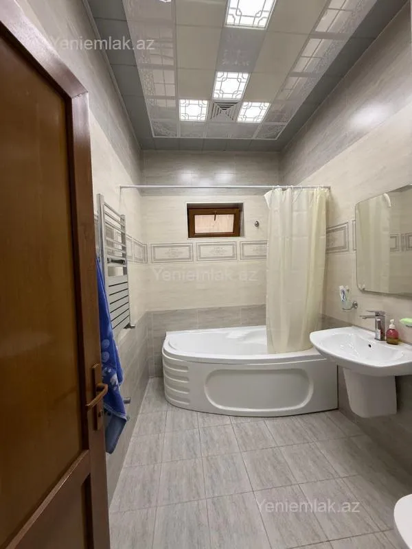 Satılır 5 otaqlı həyət evi 170 m²