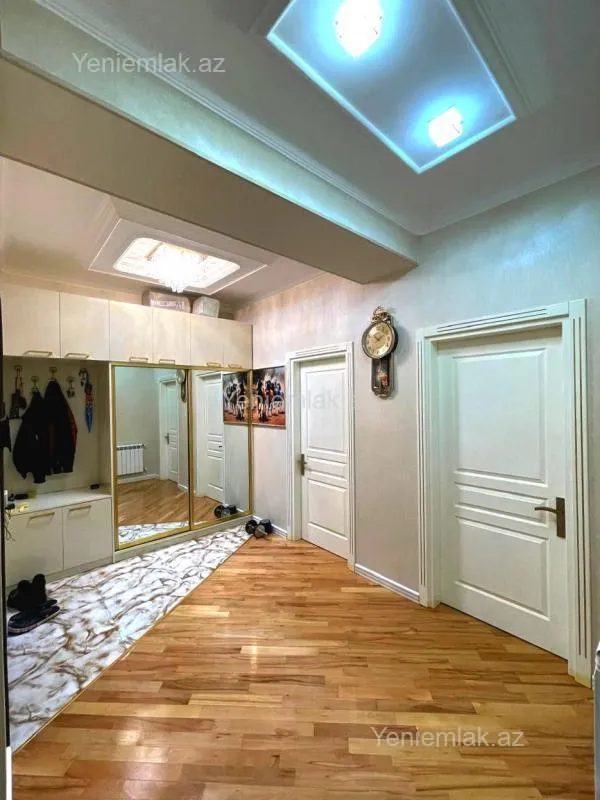 Satılır 2 otaqlı yeni tikili 84 m²