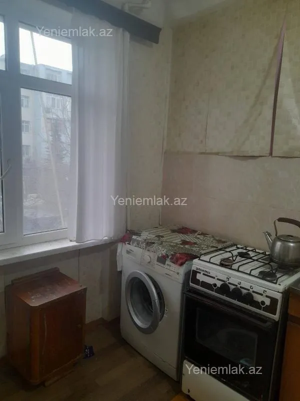 Satılır 1 otaqlı köhnə tikili 40 m²