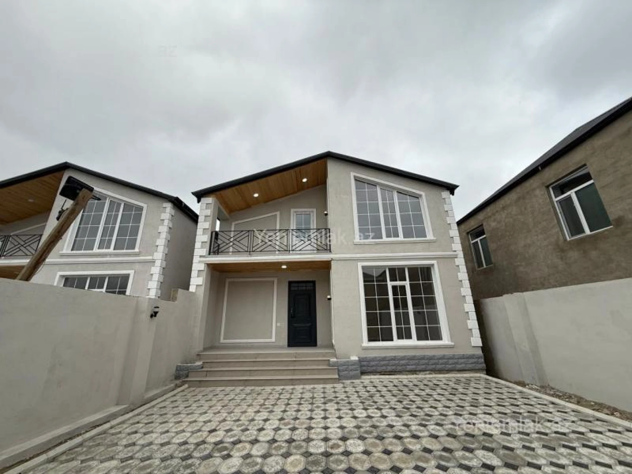 Satılır 5 otaqlı həyət evi 170 m²