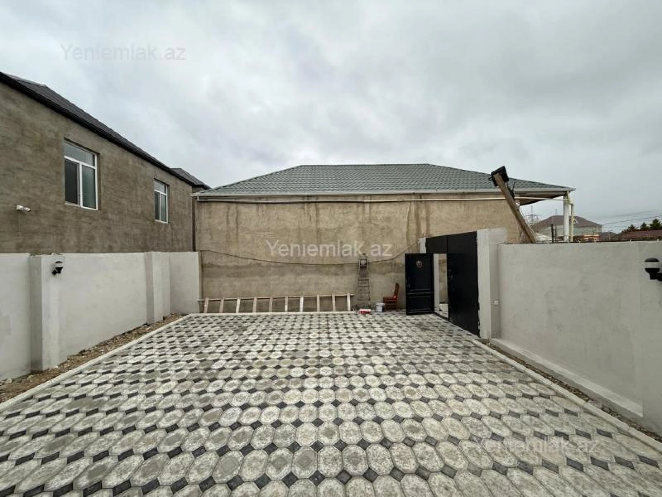 Satılır 5 otaqlı həyət evi 170 m²