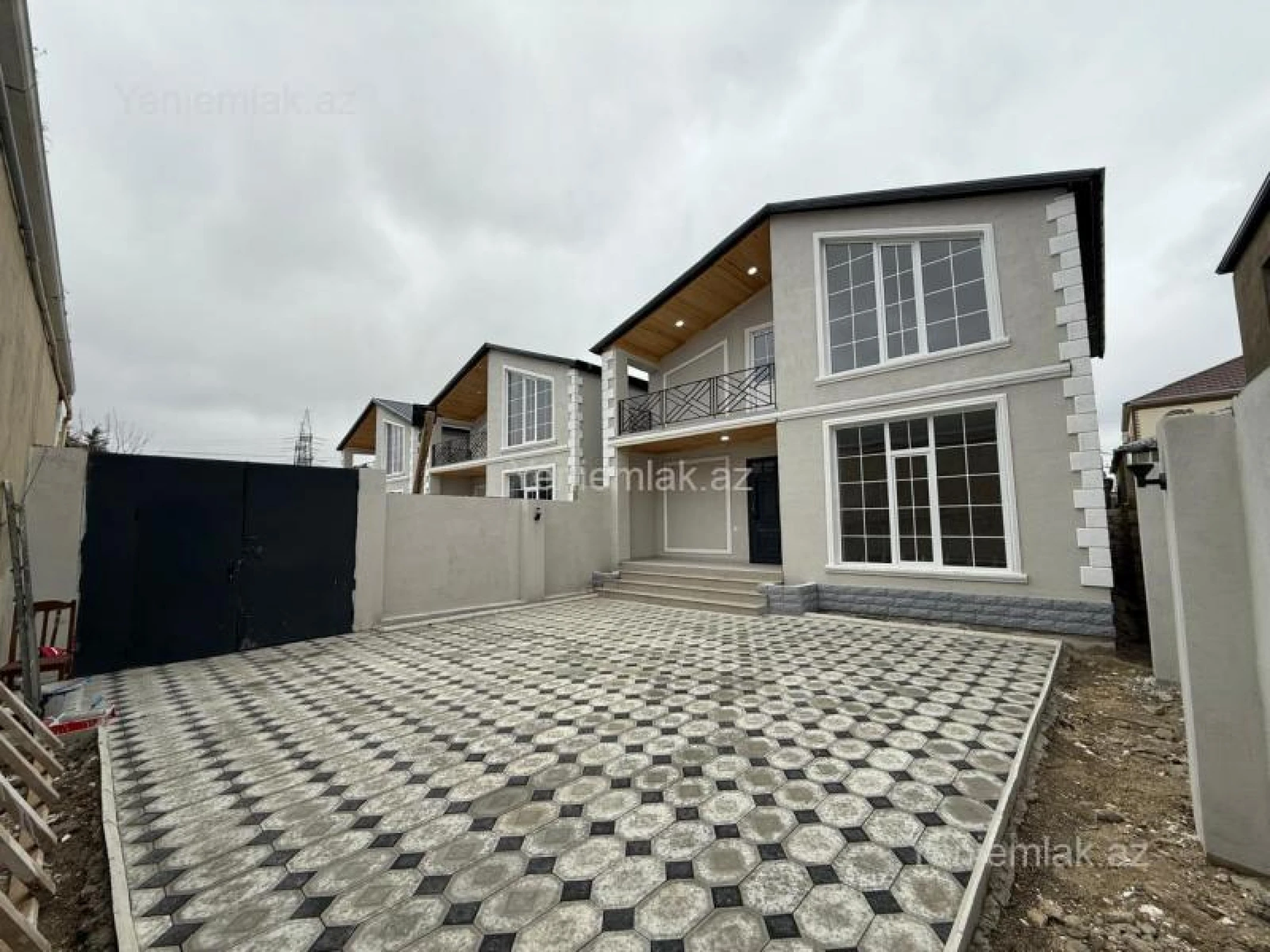 Satılır 5 otaqlı həyət evi 170 m²