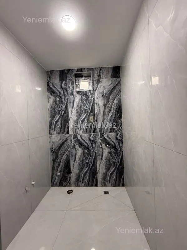 Satılır 5 otaqlı həyət evi 170 m²