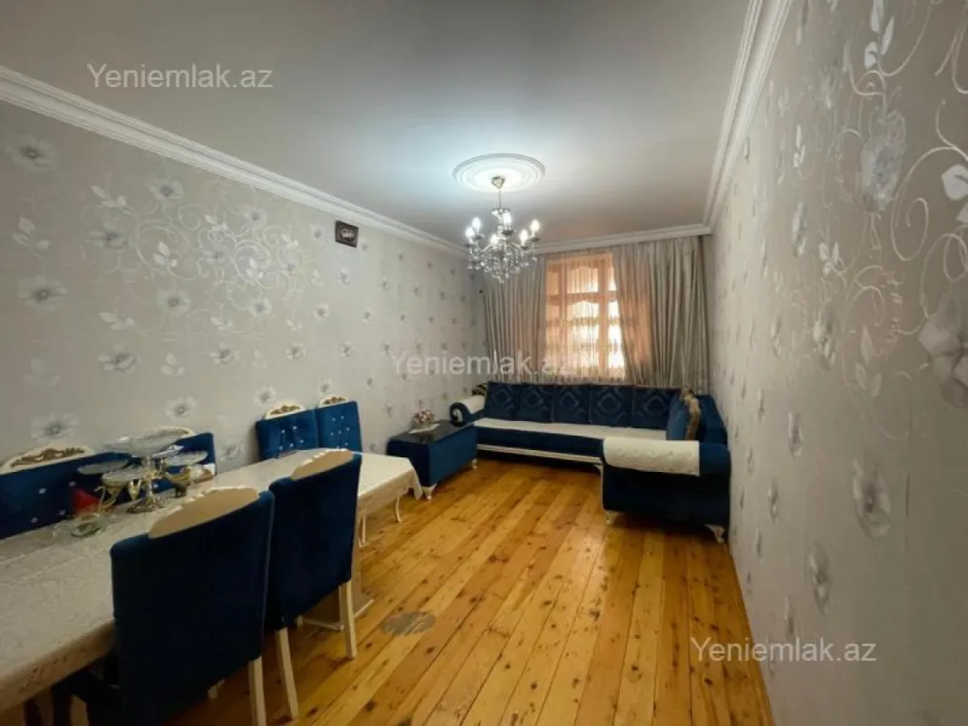 Satılır 3 otaqlı köhnə tikili 75 m²